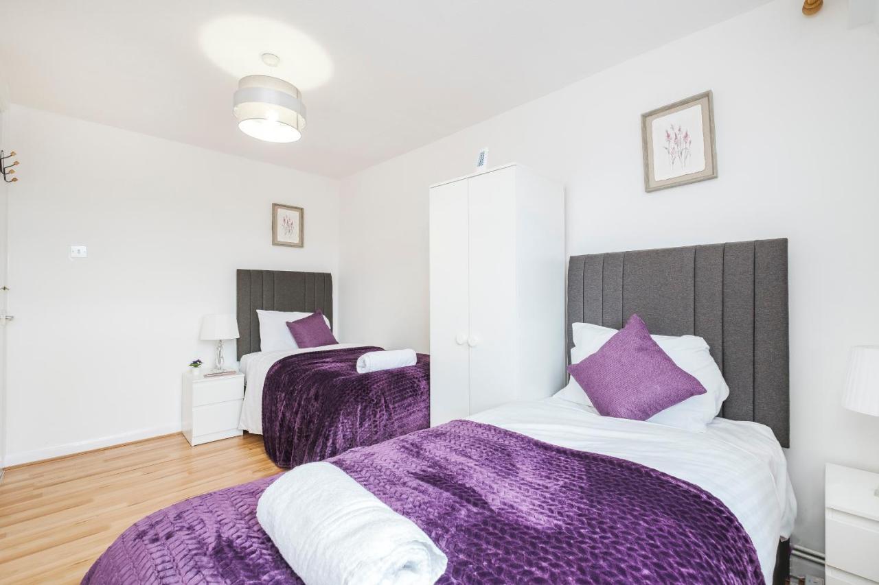 Spacious 3 Bed 1 Bath Hse W Guest Toilet W Parking Near Excel - E16 Londra Exterior foto