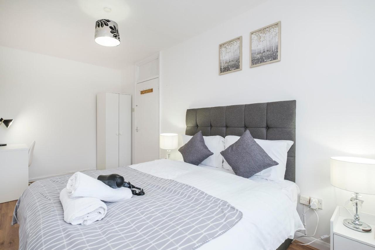 Spacious 3 Bed 1 Bath Hse W Guest Toilet W Parking Near Excel - E16 Londra Exterior foto