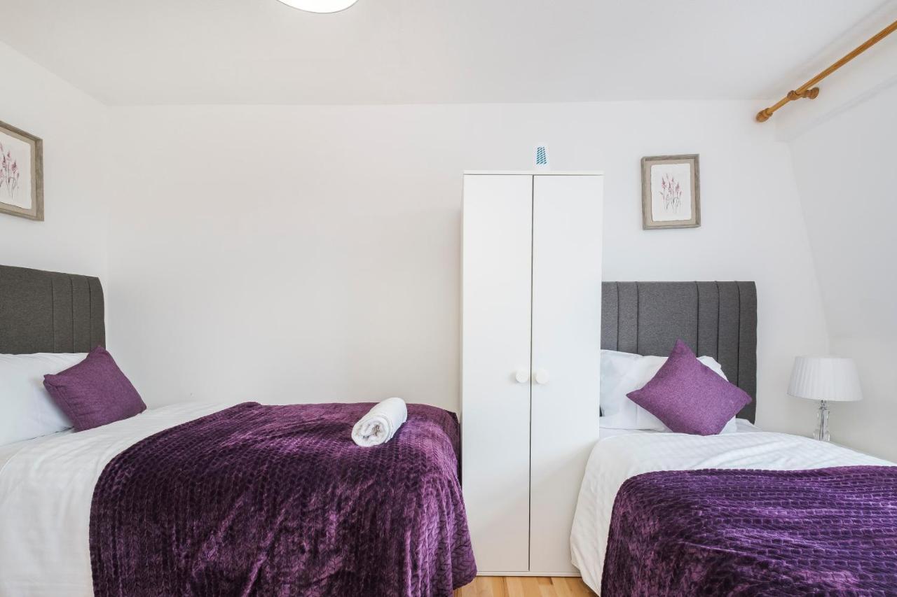 Spacious 3 Bed 1 Bath Hse W Guest Toilet W Parking Near Excel - E16 Londra Exterior foto