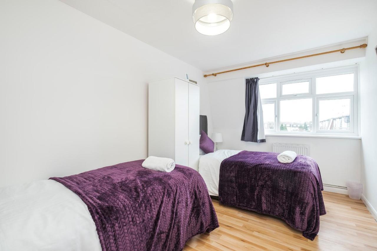 Spacious 3 Bed 1 Bath Hse W Guest Toilet W Parking Near Excel - E16 Londra Exterior foto