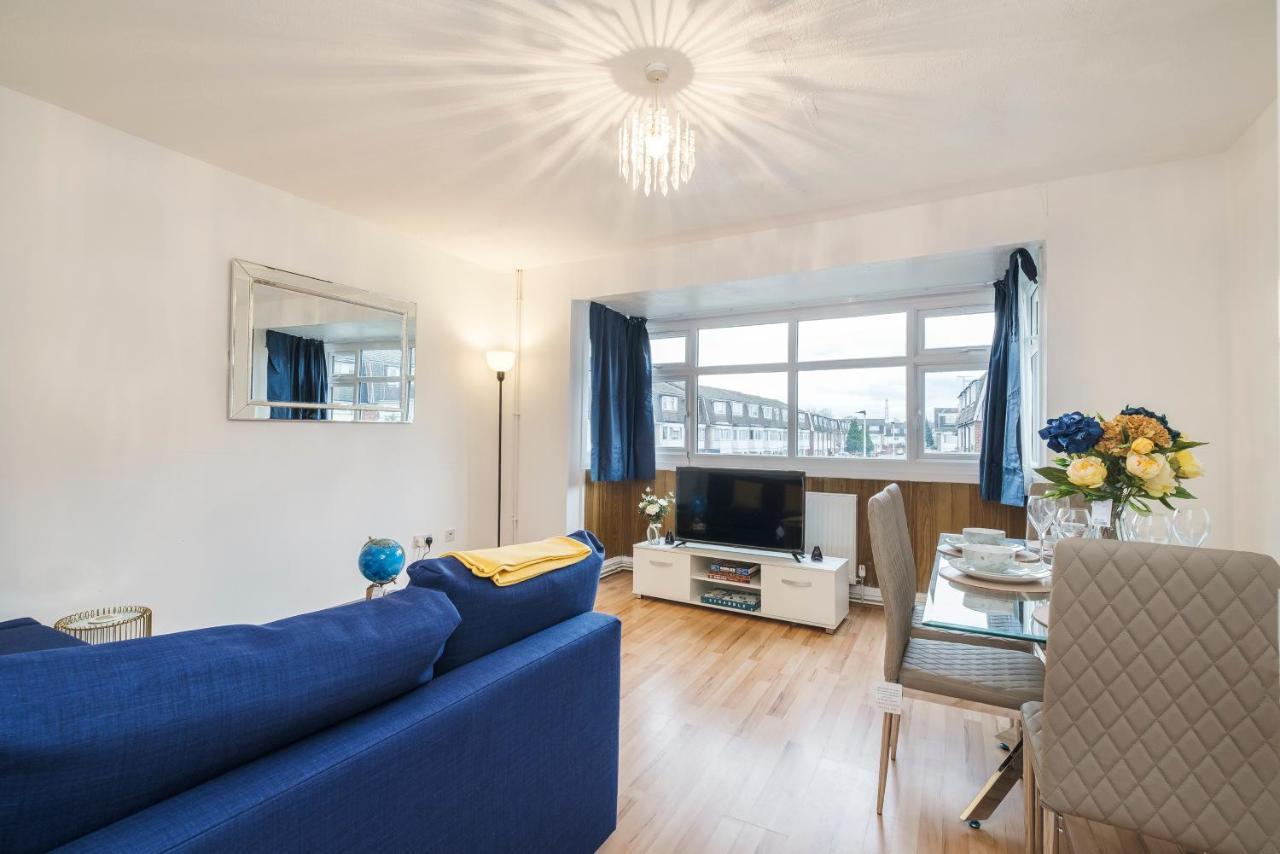 Spacious 3 Bed 1 Bath Hse W Guest Toilet W Parking Near Excel - E16 Londra Exterior foto