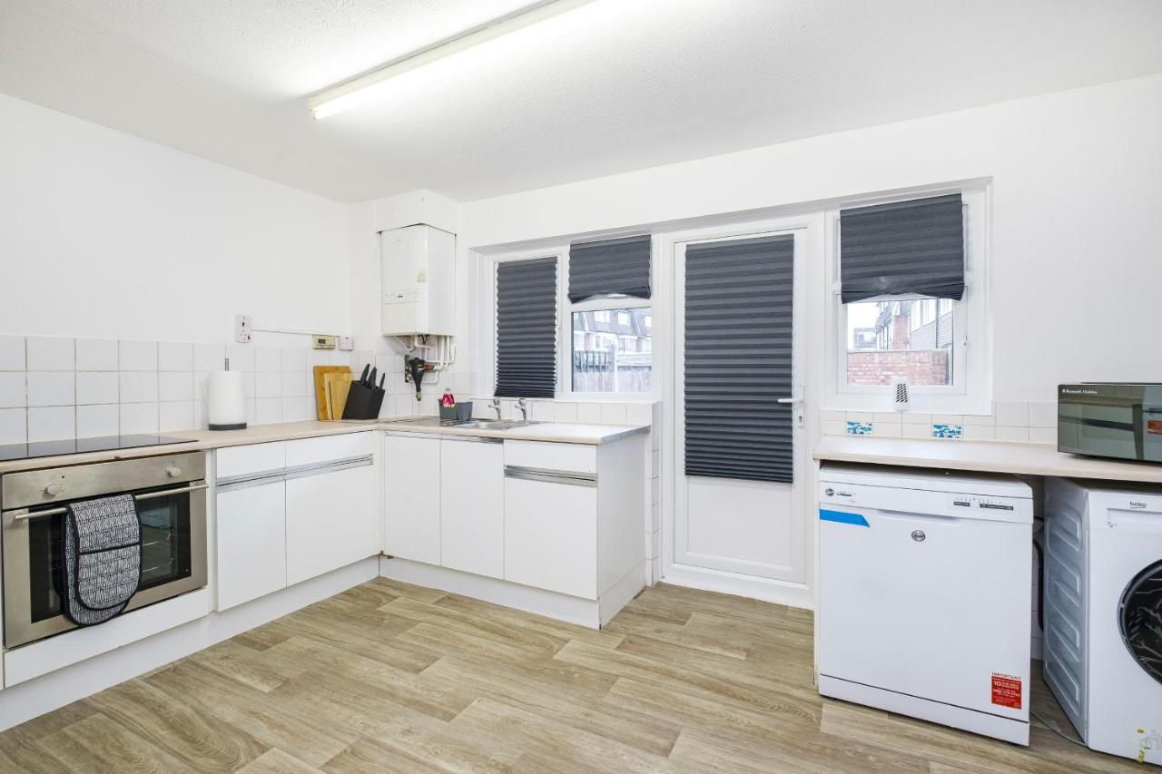 Spacious 3 Bed 1 Bath Hse W Guest Toilet W Parking Near Excel - E16 Londra Exterior foto