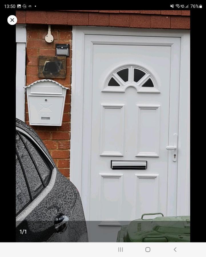Spacious 3 Bed 1 Bath Hse W Guest Toilet W Parking Near Excel - E16 Londra Exterior foto
